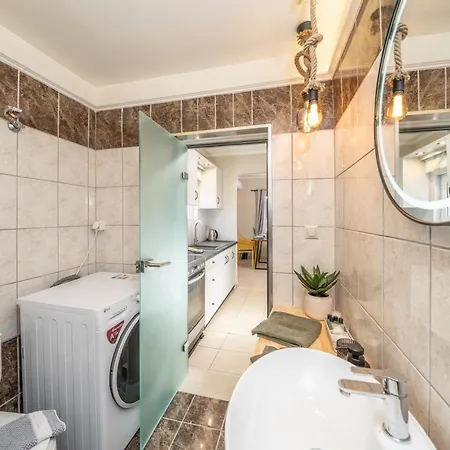 Casa Katrine * Lakíthra